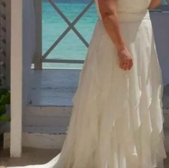 Wedding Dress - Picture 8 of 10